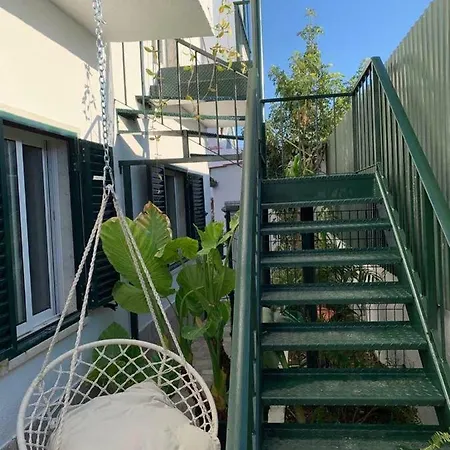 House Blz * Charneca (Setubal)